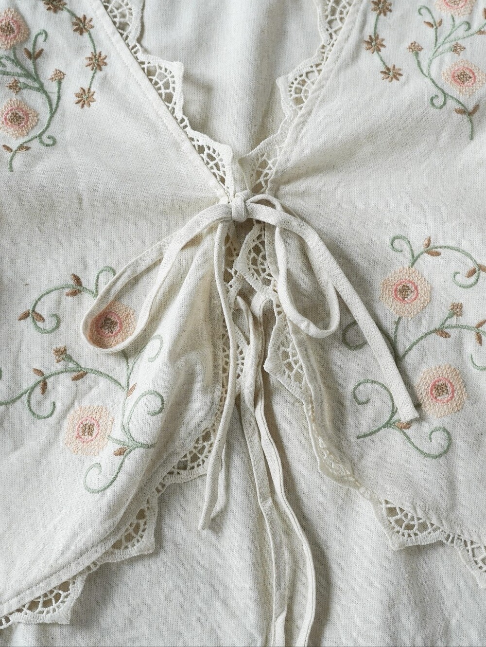 Romantic Cream Floral Linen Tie-Front Crop Top - Picture 4 of 9